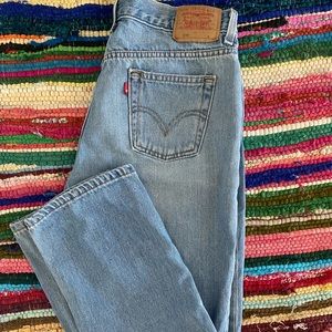Adorable light blue Levi Strauss jeans- 505 Straight Nouveau Straight Leg